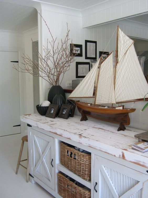Five ideas to decorate your house with wooden model ships, boats and  nauticas